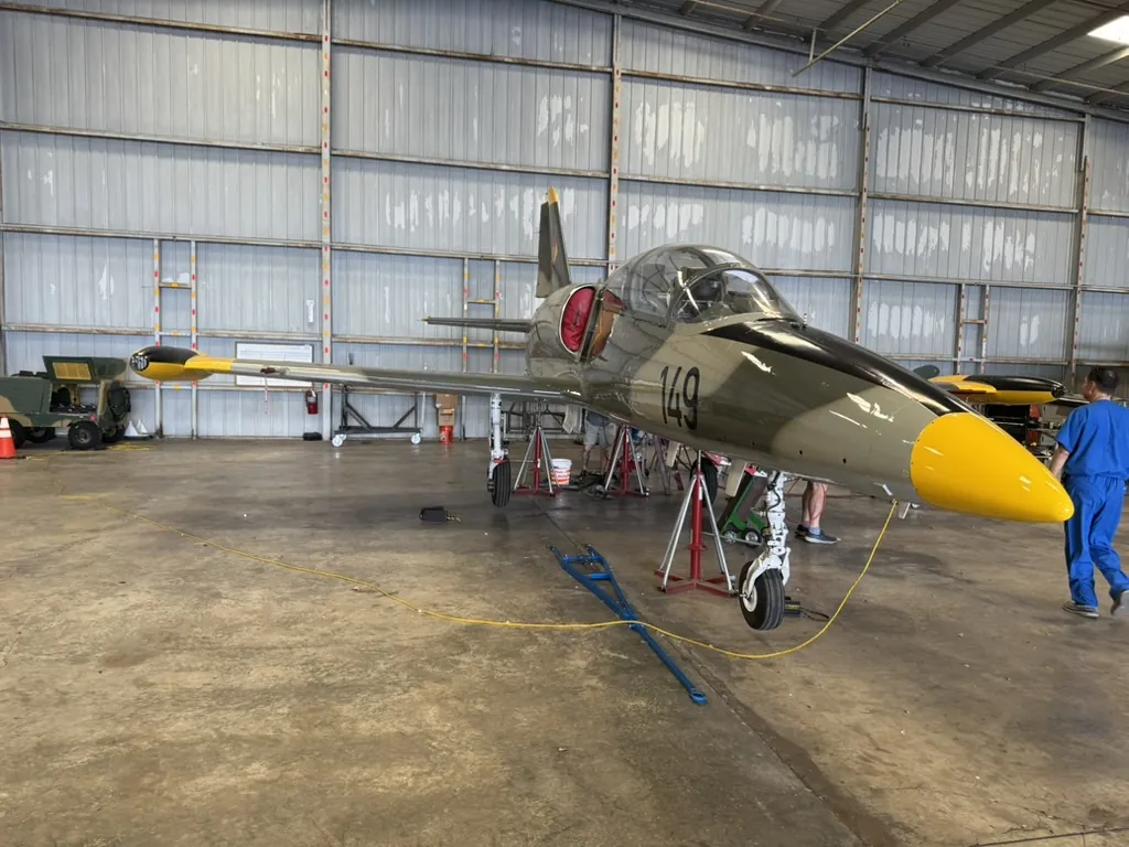 The fighter jet flown on the experience